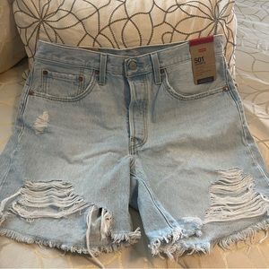 New with tags Levi’s 501 buttonfly high-rise denim jean shorts size 30.